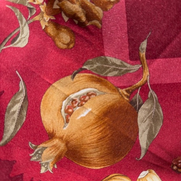 Ferragamo 100% Silk Scarf Never Worn NIB Retired Harvest Pattern - Picture 14 of 14